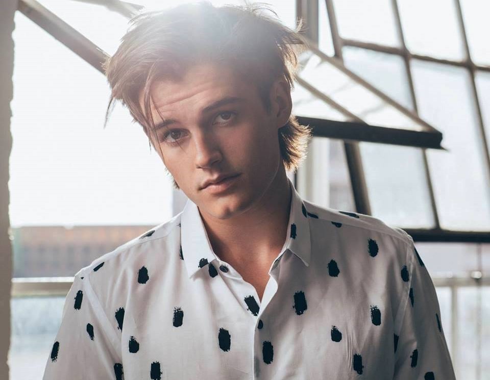 Kenny Holland age, Birthday, Height, Net Worth, Family, Salary