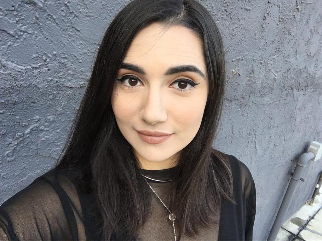 Safiya Nygaard age, Birthday, Height, Net Worth, Family, Salary