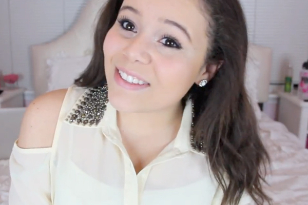 Sarai Jones age, Birthday, Height, Net Worth, Family, Salary