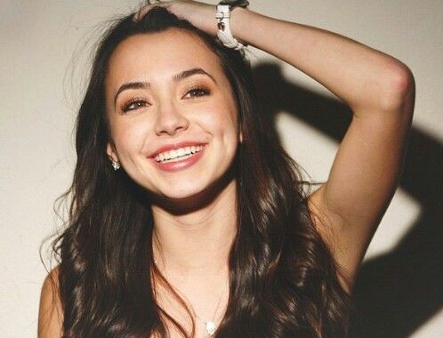 Veronica Merrell age, Birthday, Height, Net Worth, Family, Salary