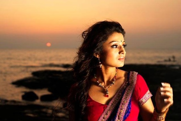 Alefia Kapadia age, Birthday, Height, Net Worth, Family, Salary