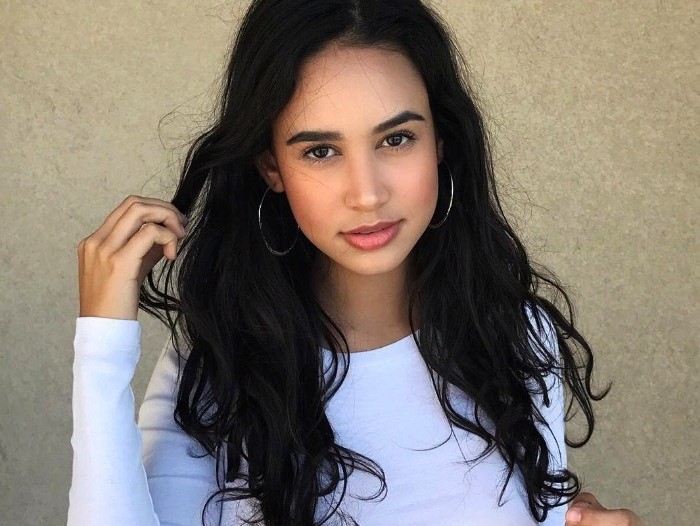 Emily Tosta age, Birthday, Height, Net Worth, Family, Salary