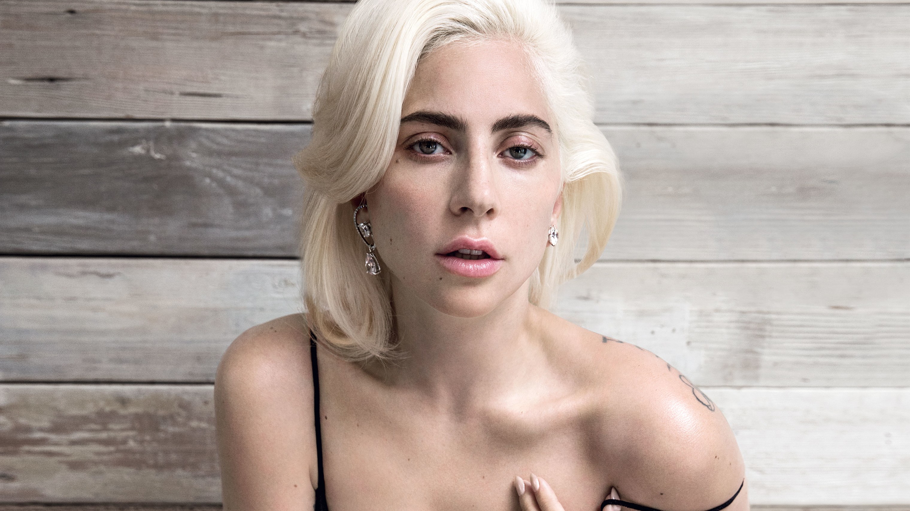 Lady Gaga age, Birthday, Height, Net Worth, Family, Salary